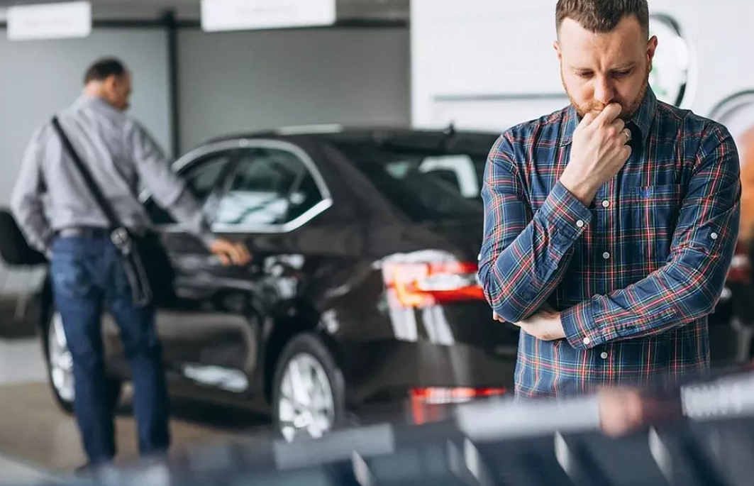Иномарки подорожали на 24%, отечественные авто — на 21%